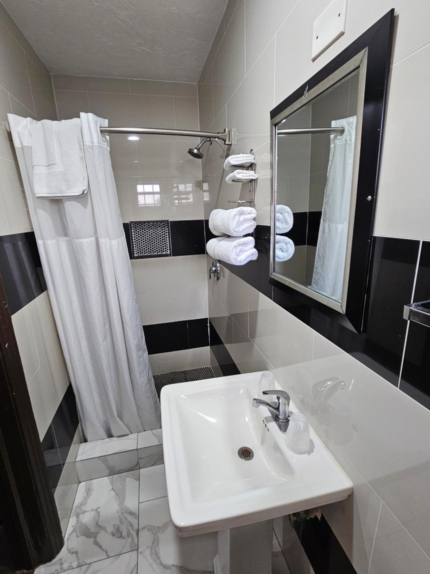 Deluxe Inn - Sarasota South Bradenton Екстериор снимка
